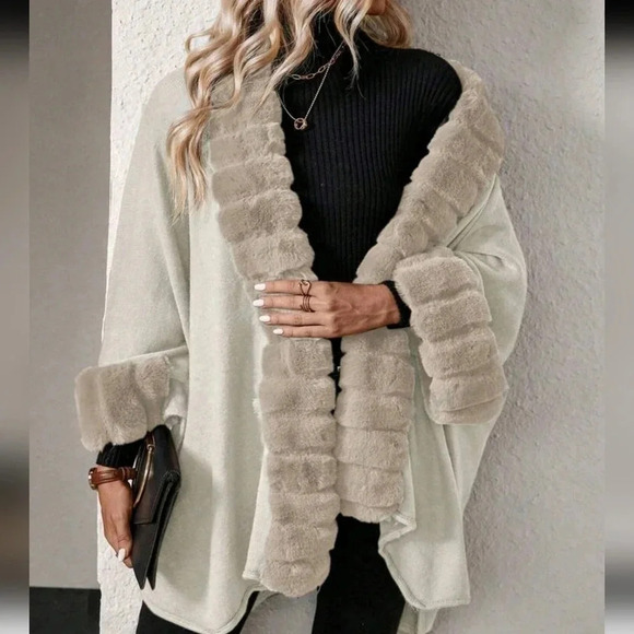 White cardigan with fluffy trim, dolman sleeves, chic, elegant, modern - Picture 3 of 5